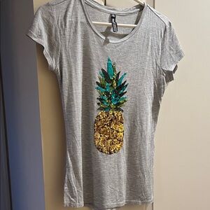 Design Lab tshirt with
Sequin pineapple design, size small